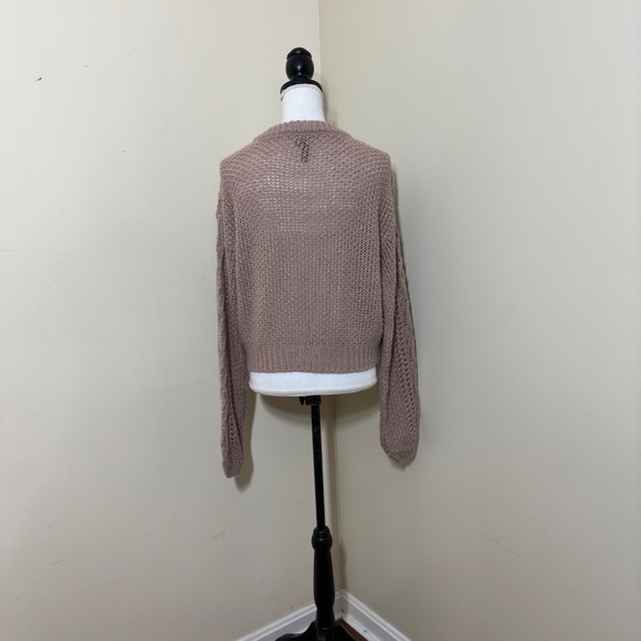 Moon & Madison || Woman’s knit Sweater like new size Large - Picture 2 of 6